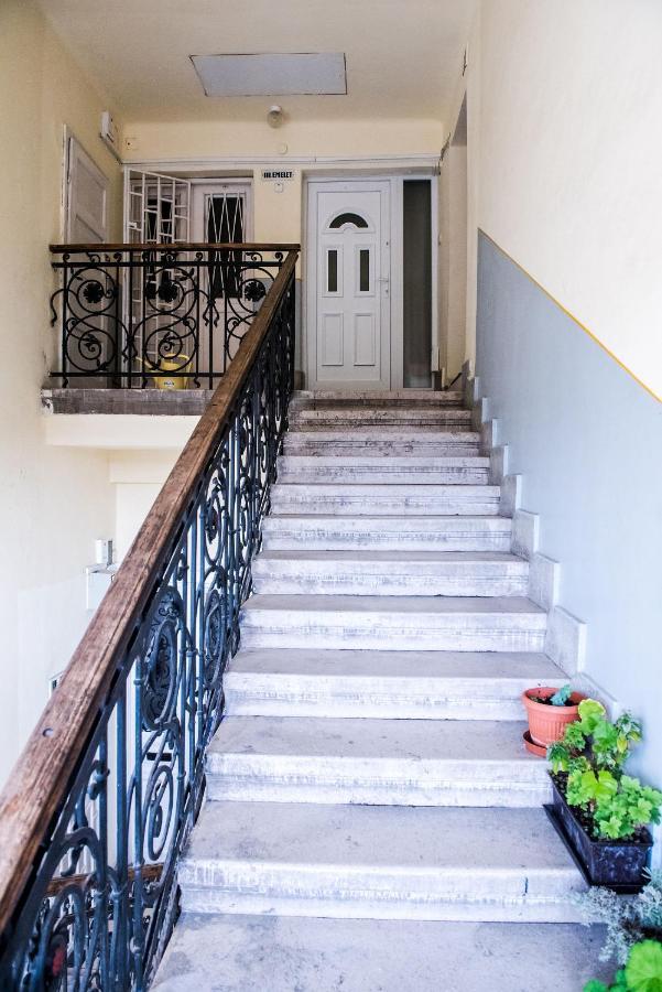 St. Gellert Square - Minilux Apartman Budapeszt Zewnętrze zdjęcie
